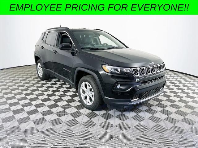 2024 Jeep Compass COMPASS LATITUDE 4X4