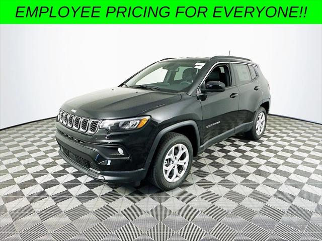 2024 Jeep Compass COMPASS LATITUDE 4X4