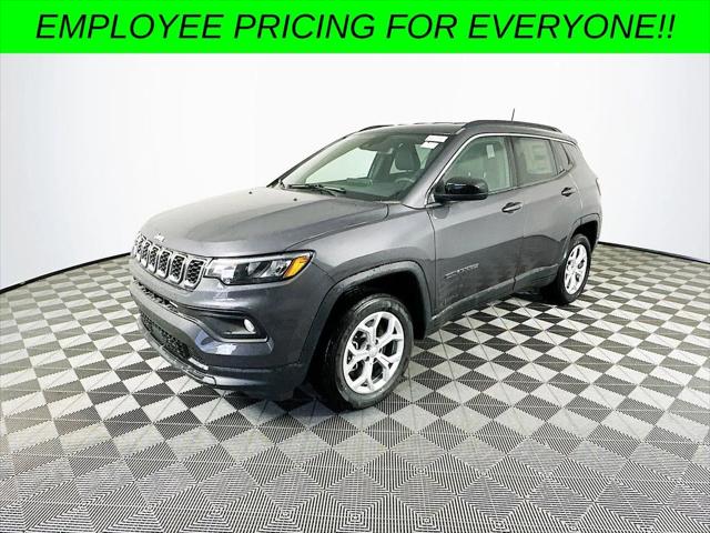 2024 Jeep Compass COMPASS LATITUDE 4X4