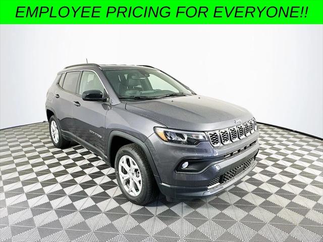 2024 Jeep Compass COMPASS LATITUDE 4X4