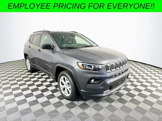 2024 Jeep Compass COMPASS LATITUDE 4X4