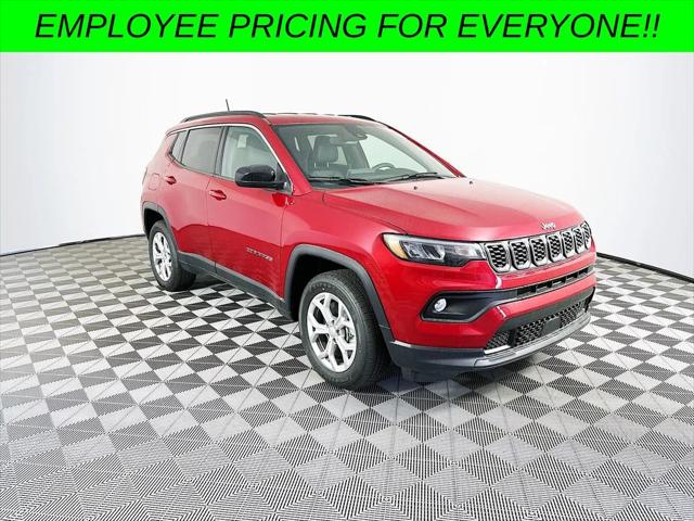 2024 Jeep Compass COMPASS LATITUDE 4X4