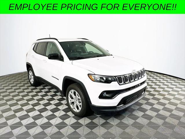 2024 Jeep Compass COMPASS LATITUDE 4X4