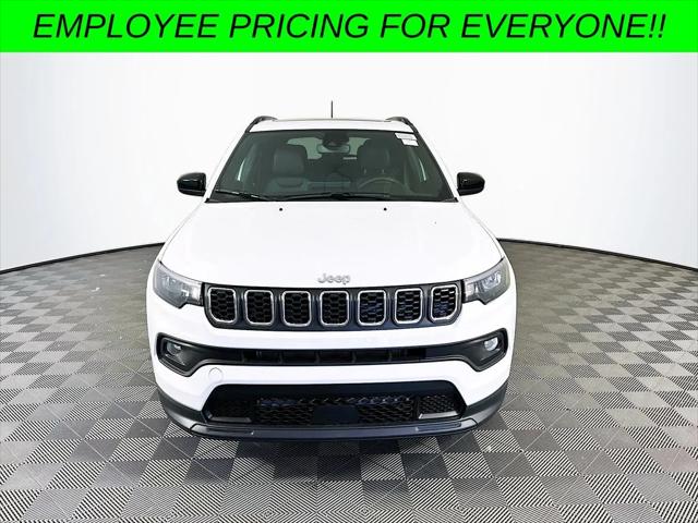 2024 Jeep Compass COMPASS LATITUDE LUX 4X4