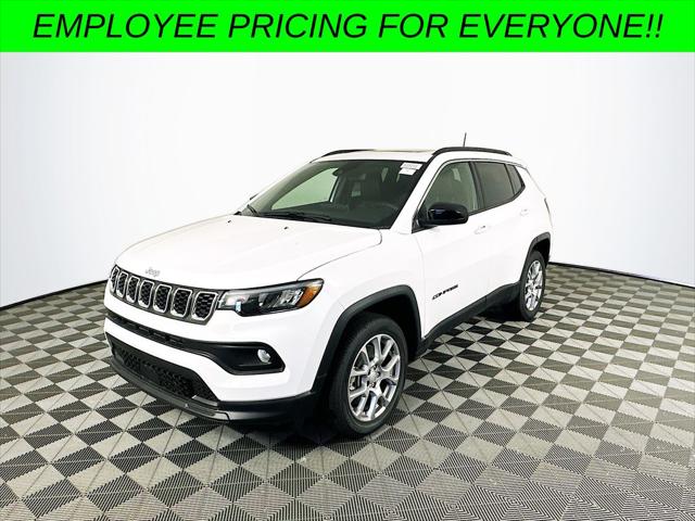 2024 Jeep Compass COMPASS LATITUDE LUX 4X4