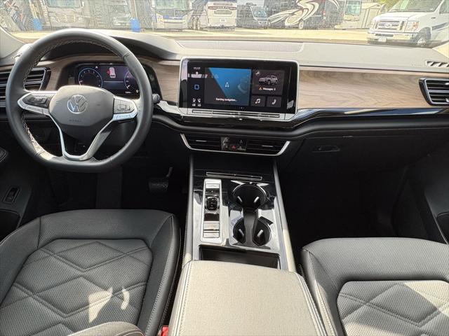 2024 Volkswagen Atlas 2.0T SE w/Technology
