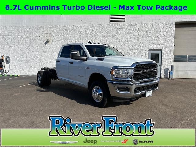 2024 RAM Ram 3500 Chassis Cab RAM 3500 SLT CREW CAB CHASSIS 4X4 60 CA