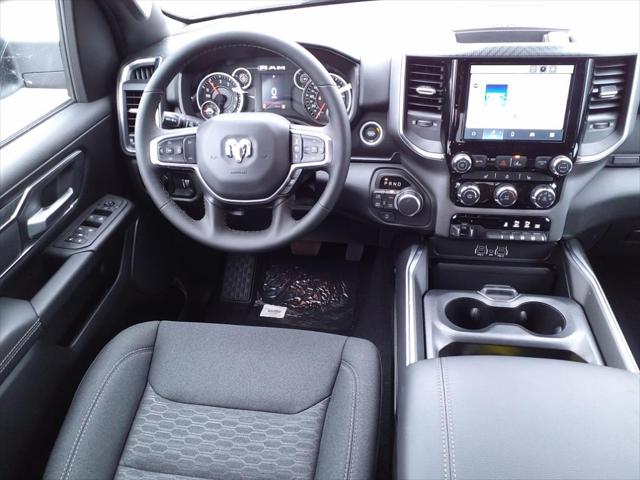 2025 RAM Ram 1500 RAM 1500 BIG HORN CREW CAB 4X4 57 BOX