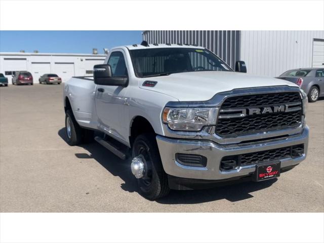 2024 RAM Ram 3500 RAM 3500 TRADESMAN REGULAR CAB 4X4 8 BOX