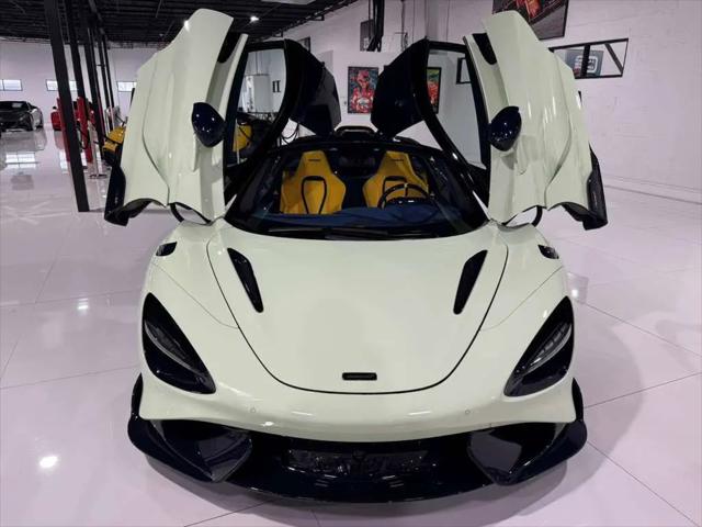 2021 McLaren 765LT Coupe