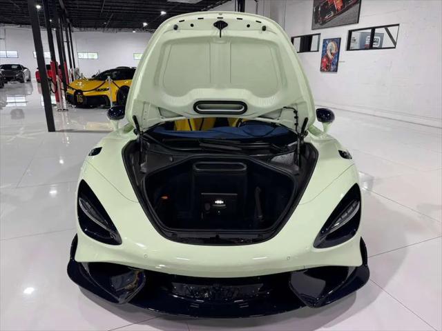 2021 McLaren 765LT Coupe