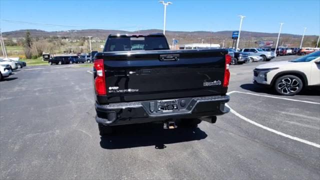 2022 Chevrolet Silverado 2500HD 4WD Crew Cab Standard Bed High Country
