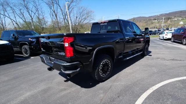 2022 Chevrolet Silverado 2500HD 4WD Crew Cab Standard Bed High Country