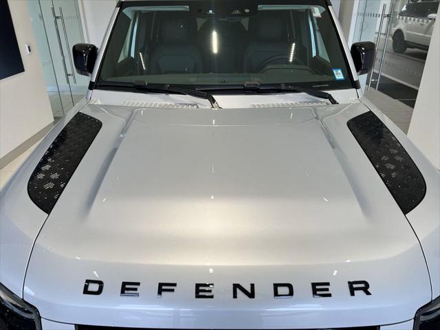 2024 Land Rover Defender 110 P300