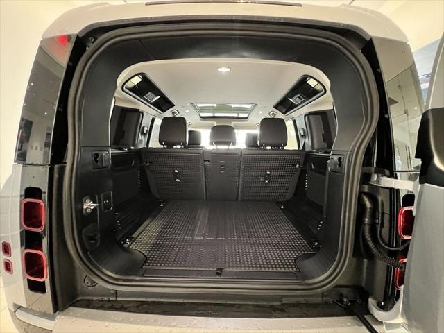2024 Land Rover Defender 110 P300