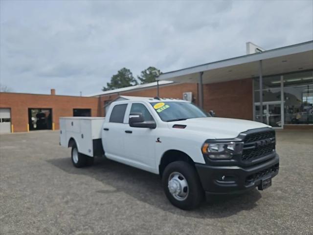 2024 RAM Ram 3500 Chassis Cab RAM 3500 TRADESMAN CREW CAB CHASSIS 4X4 60 CA