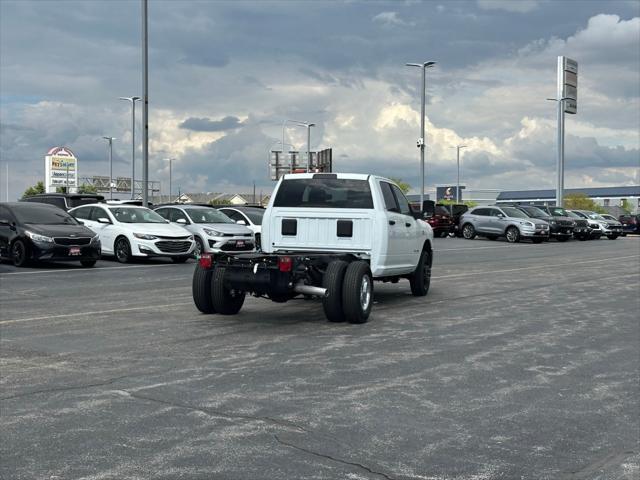 2024 RAM Ram 3500 Chassis Cab RAM 3500 SLT CREW CAB CHASSIS 4X4 60 CA