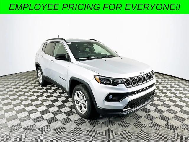 2024 Jeep Compass COMPASS LATITUDE 4X4