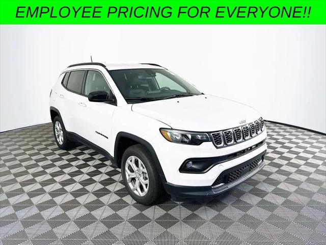 2024 Jeep Compass COMPASS LATITUDE 4X4