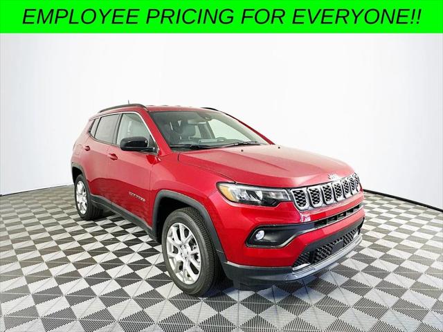 2024 Jeep Compass COMPASS LATITUDE LUX 4X4