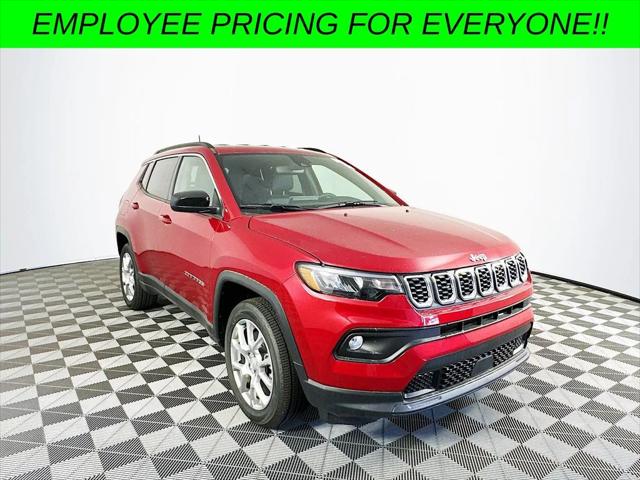 2024 Jeep Compass COMPASS LATITUDE LUX 4X4