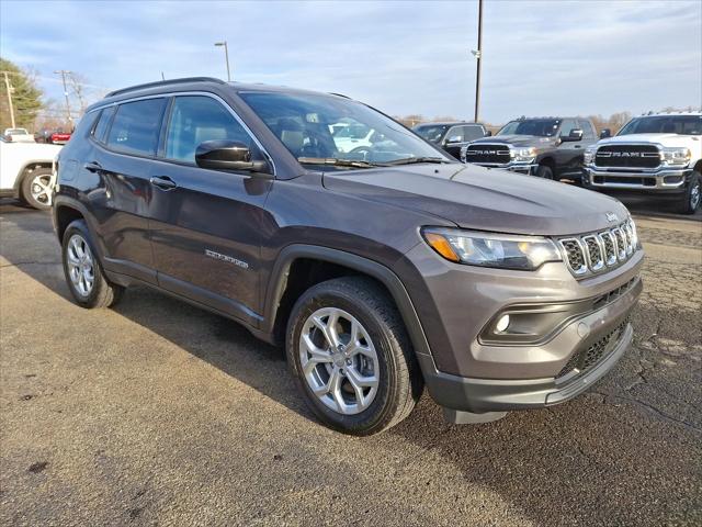 2024 Jeep Compass COMPASS LATITUDE 4X4