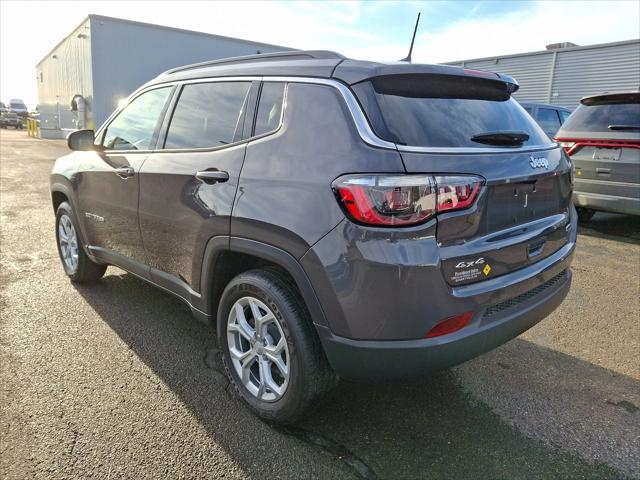 2024 Jeep Compass COMPASS LATITUDE 4X4