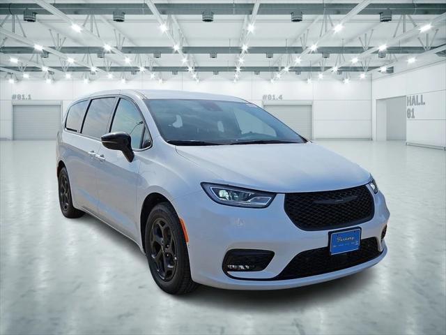 2024 Chrysler Pacifica Hybrid PACIFICA PLUG-IN HYBRID S APPEARANCE