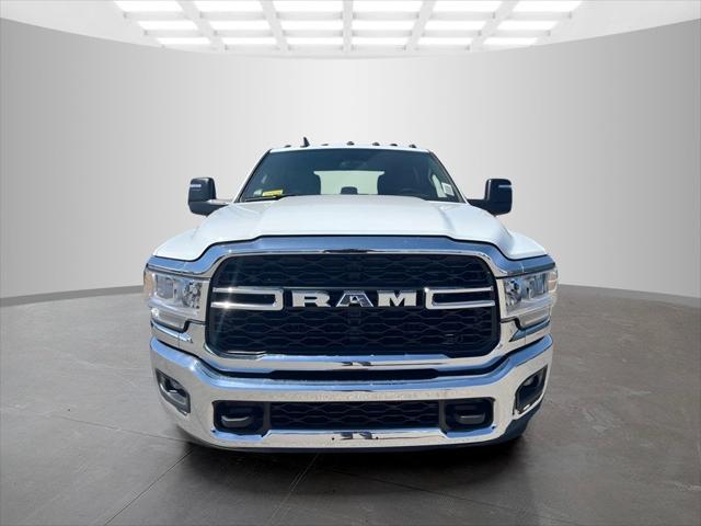2024 RAM Ram 3500 Chassis Cab RAM 3500 TRADESMAN CREW CAB CHASSIS 4X4 60 CA