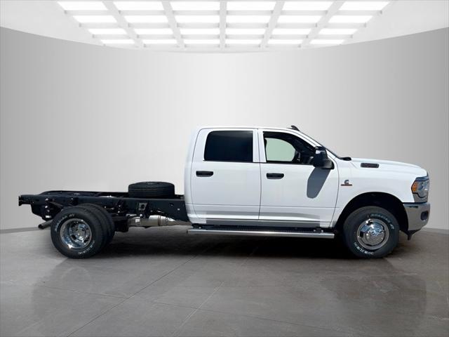 2024 RAM Ram 3500 Chassis Cab RAM 3500 TRADESMAN CREW CAB CHASSIS 4X4 60 CA