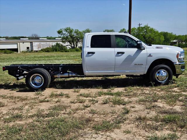 2024 RAM Ram 3500 Chassis Cab RAM 3500 SLT CREW CAB CHASSIS 4X4 60 CA