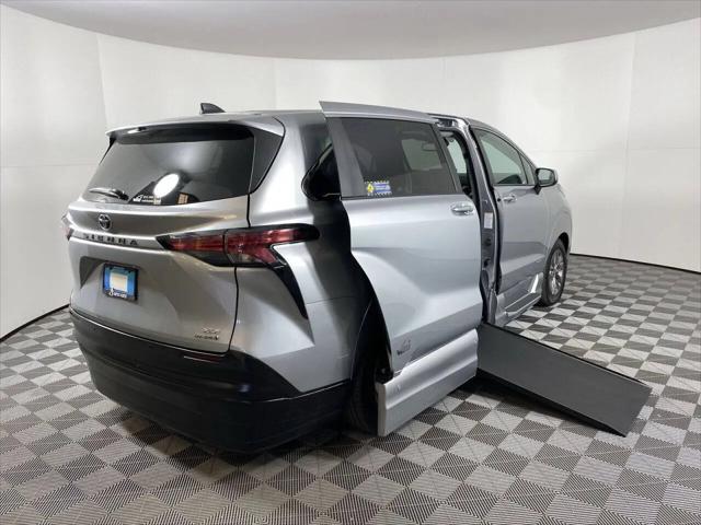 2021 Toyota Sienna XLE