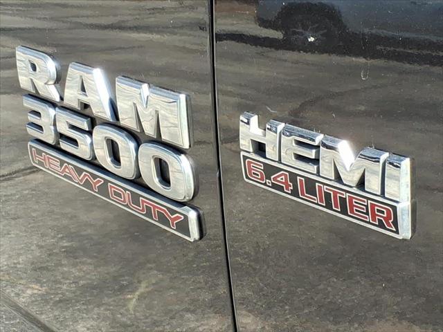 2017 RAM 3500 Tradesman Regular Cab 4x4 8 Box