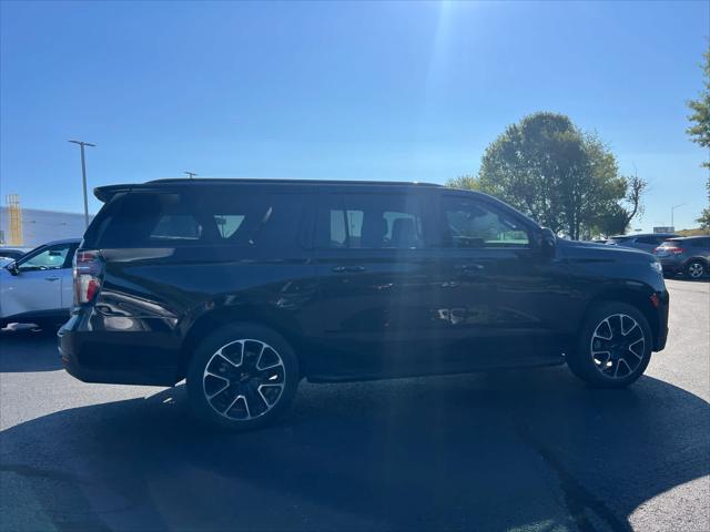 2023 Chevrolet Suburban 4WD RST