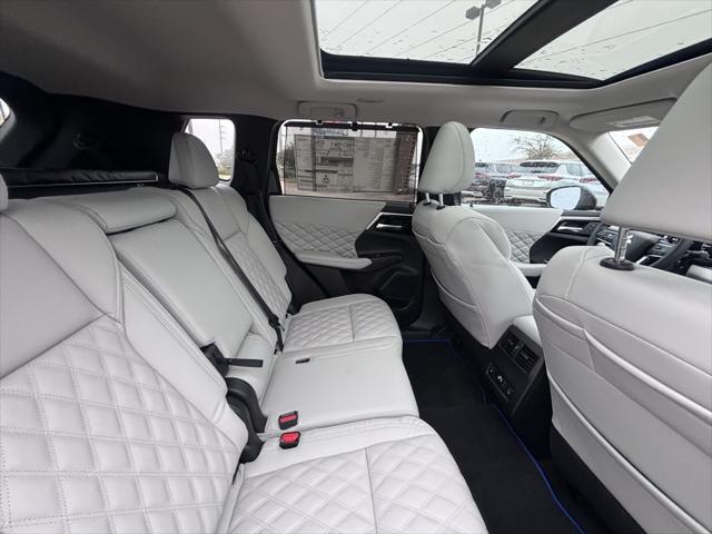 2024 Mitsubishi Outlander PHEV SEL Platinum Edition