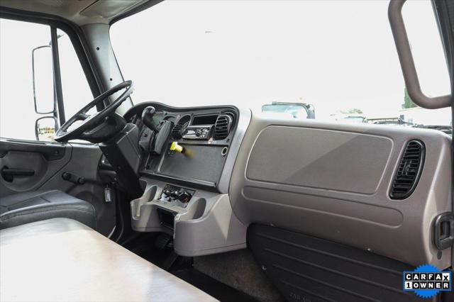 2019 Freightliner M2 106