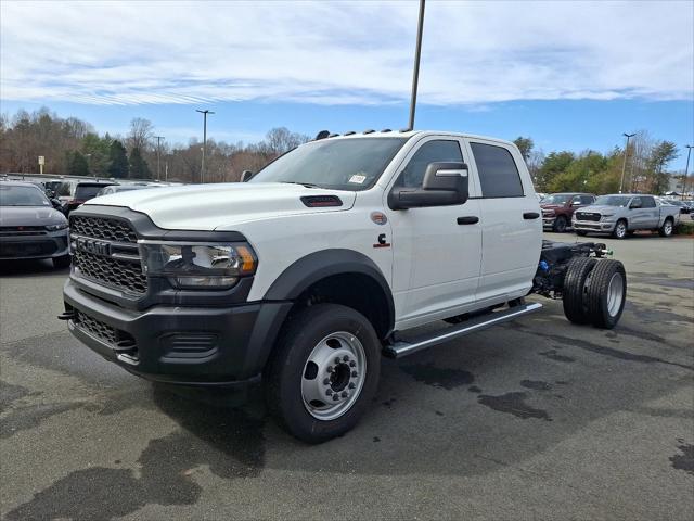 2024 RAM Ram 5500 Chassis Cab RAM 5500 TRADESMAN CHASSIS CREW CAB 4X4 60 CA