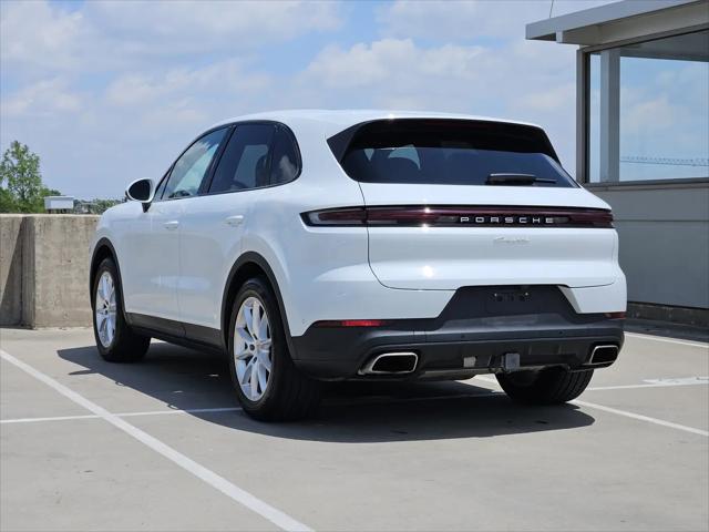 2024 Porsche Cayenne Standard
