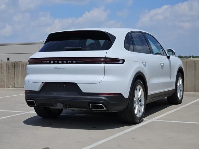 2024 Porsche Cayenne Standard