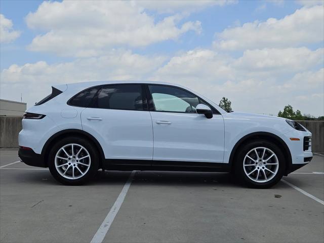 2024 Porsche Cayenne Standard