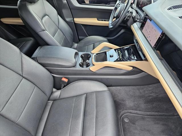 2024 Porsche Cayenne Standard
