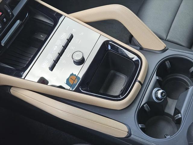 2024 Porsche Cayenne Standard