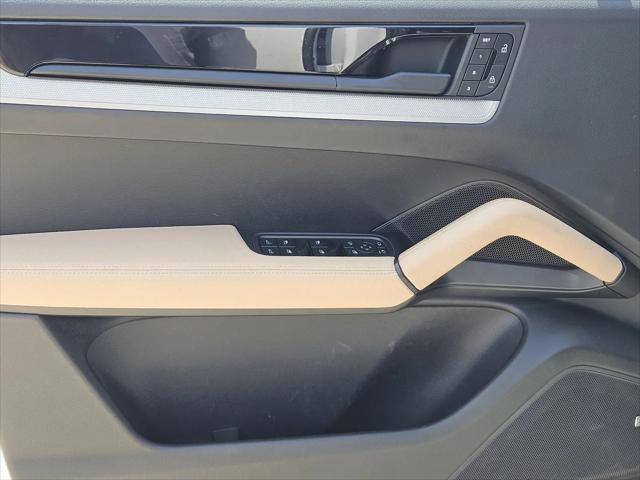 2024 Porsche Cayenne Standard