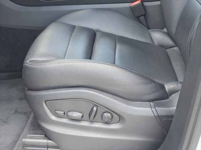 2024 Porsche Cayenne Standard