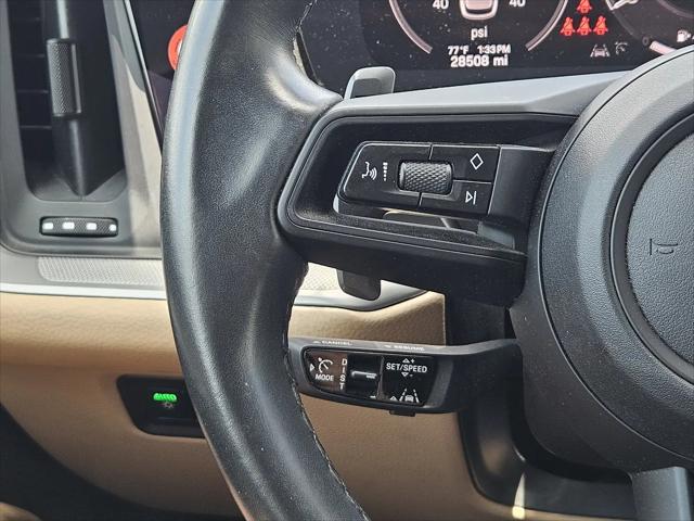 2024 Porsche Cayenne Standard