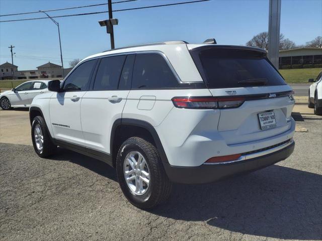2023 Jeep Grand Cherokee Laredo 4x2