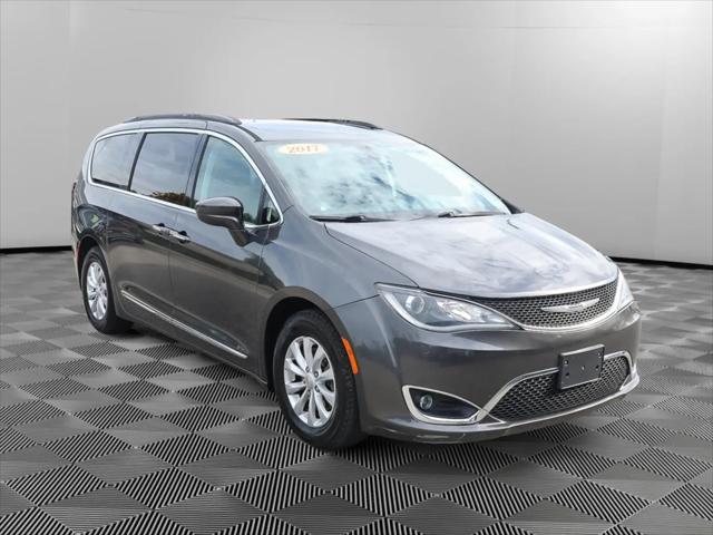 2017 Chrysler Pacifica Touring-L for sale in Bloomington, IN