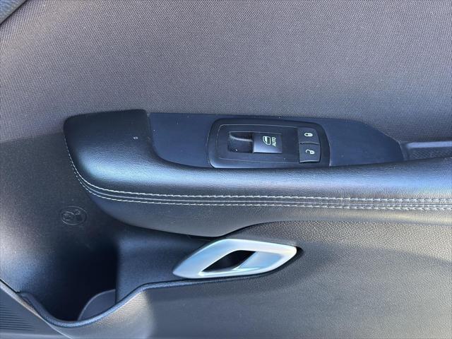 2015 Dodge Challenger R/T Shaker