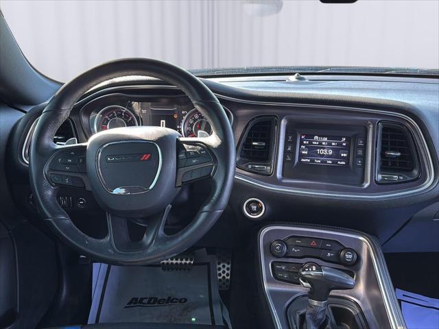 2015 Dodge Challenger R/T Shaker