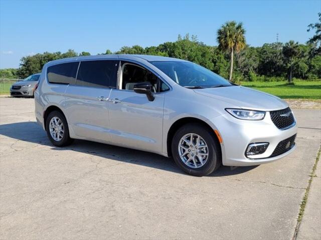 2024 Chrysler Pacifica PACIFICA TOURING L